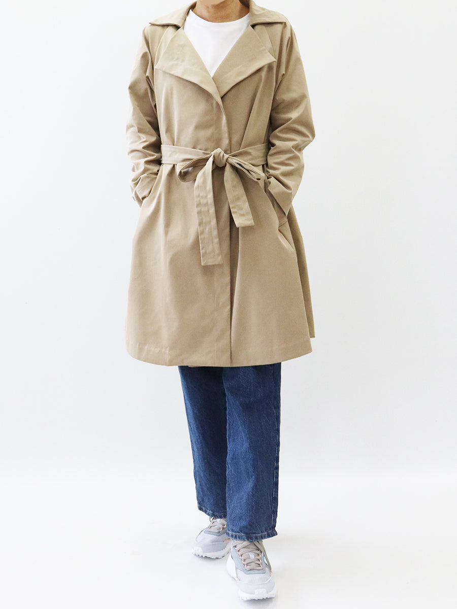 [569] Trench coat with yoke