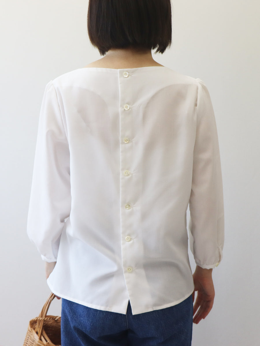 [808] Wrap blouse