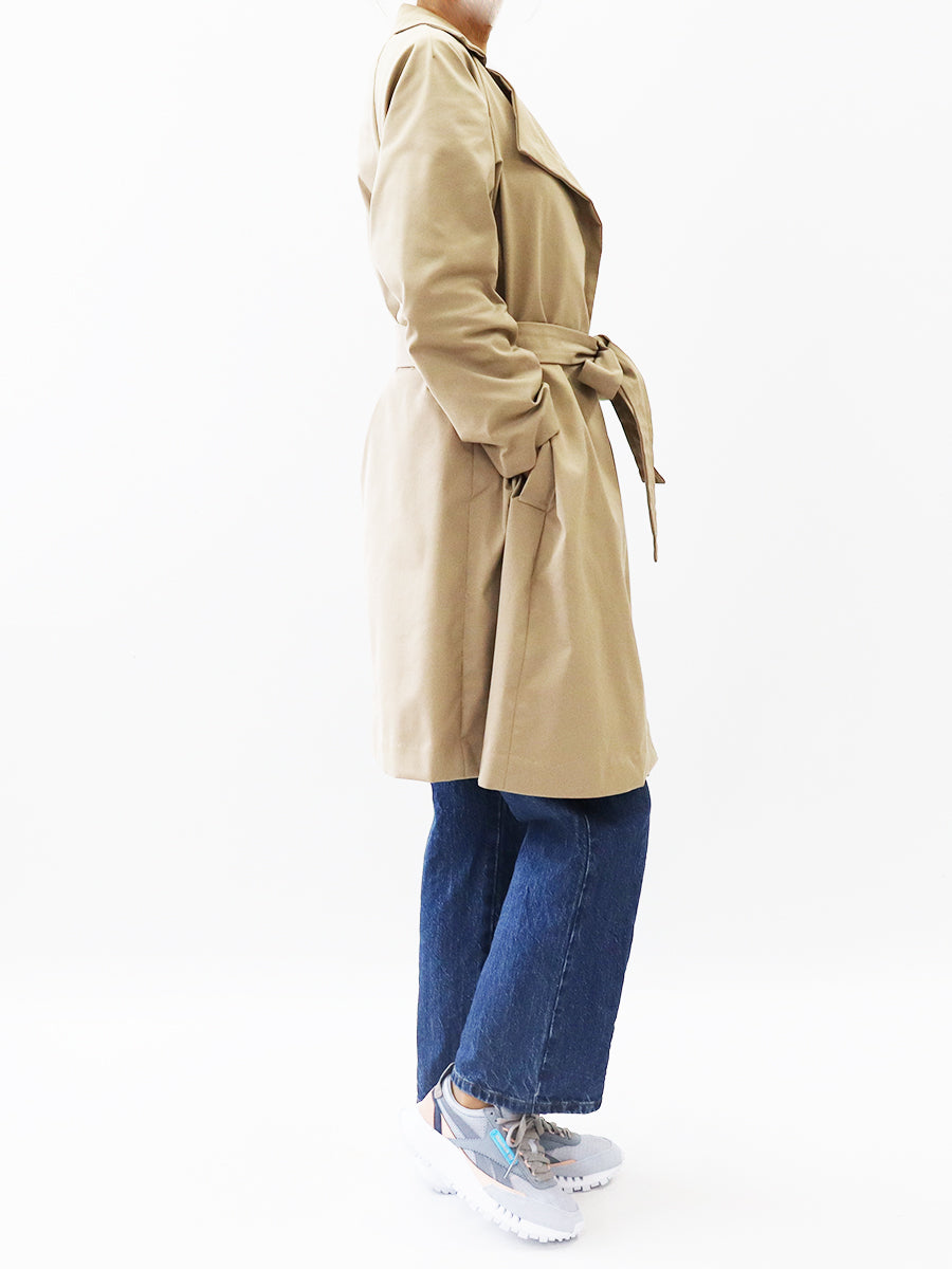 [569] Trench coat with yoke