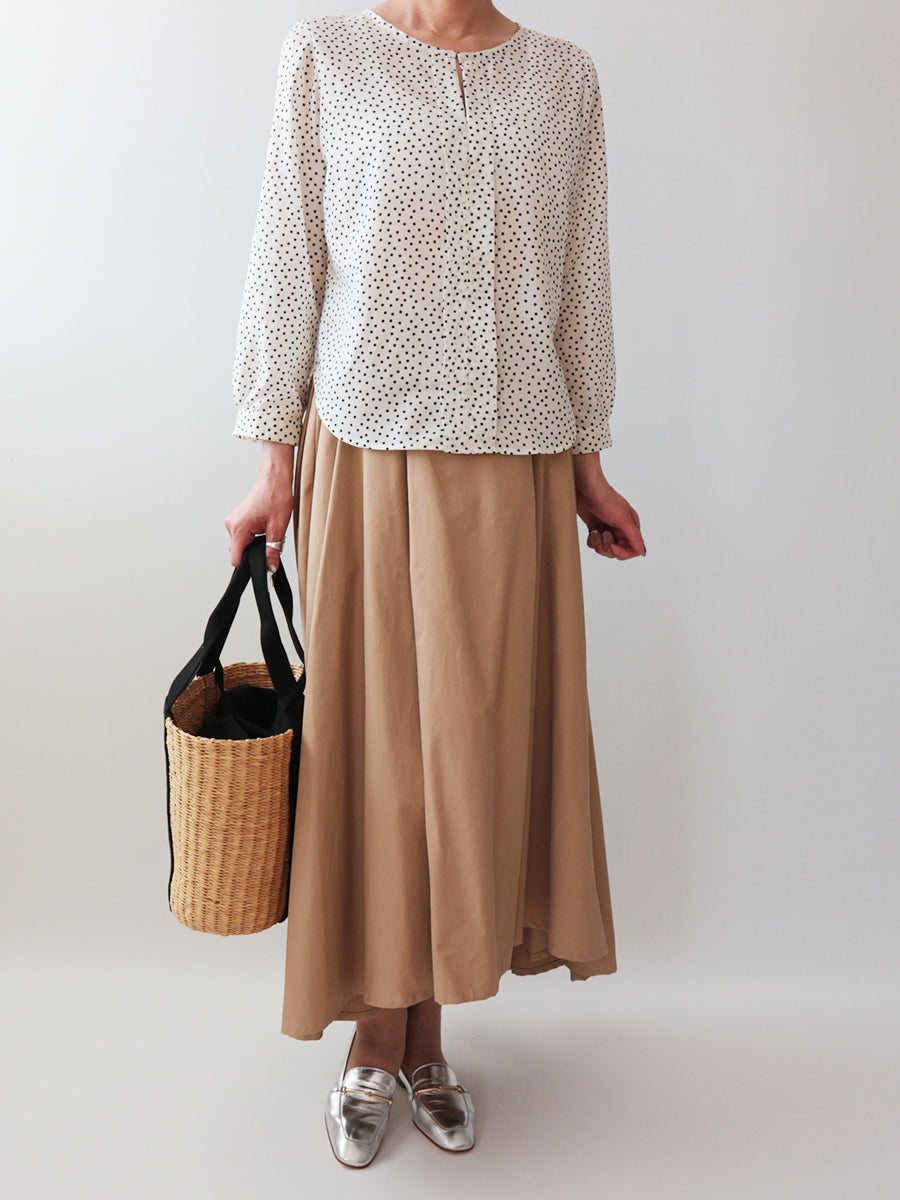 【709】センタータックブラウス