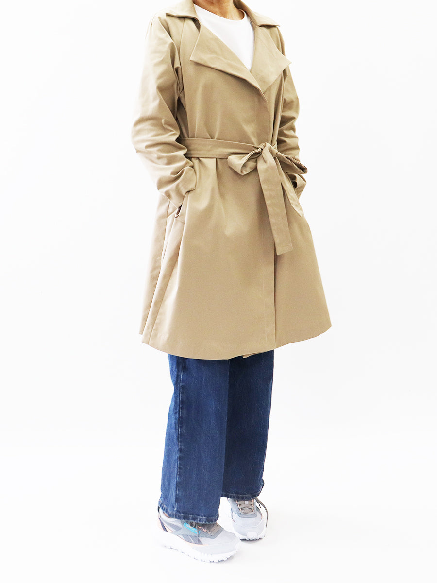 [569] Trench coat with yoke