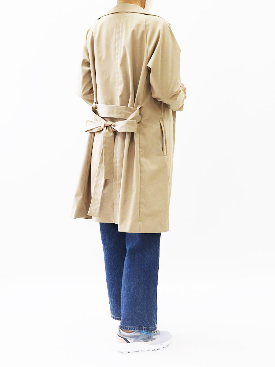 [569] Trench coat with yoke