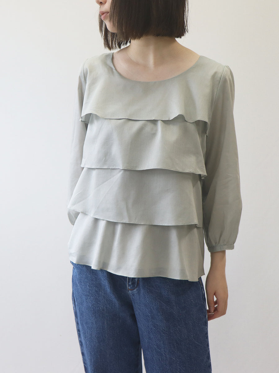 [808] Wrap blouse