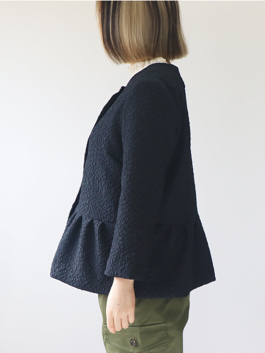 [438] Peplum knit jacket