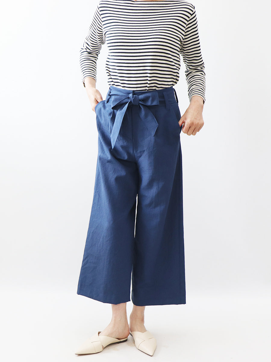 [668] Nine-quarter length wide pants