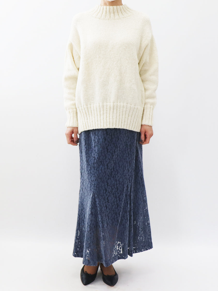 Hand-knitted drafting back slit over sweater [N53]